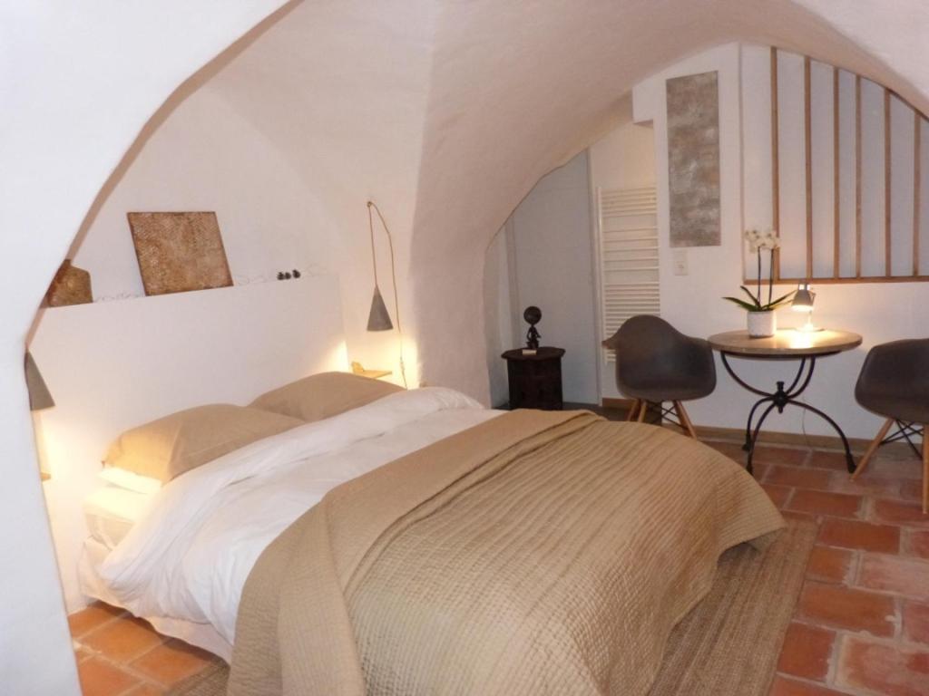 Le Tilleul Villevieille Bagian luar foto